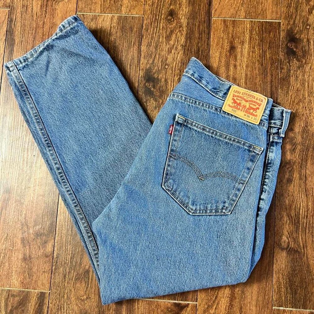 Levi’s 505 Men’s Jeans 36x30 Regular Fit Straight Leg Medium Wash Blue Denim